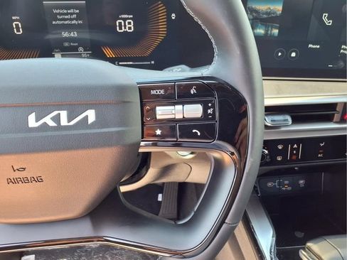 New 2026 Kia Sorento LX FWD image 10