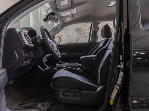 Used 2022 Toyota Tacoma SR5 w/ Trail Edition AWD/4WD image 12