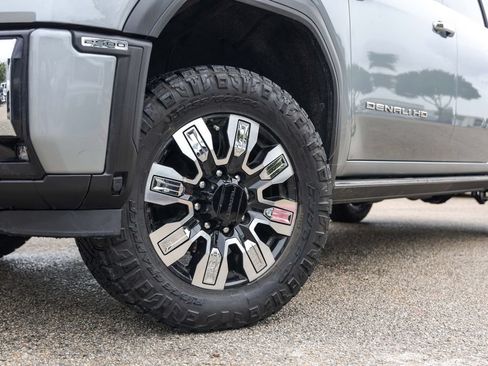 Used 2024 GMC Sierra 2500 Denali w/ Denali Reserve Package AWD/4WD image 4