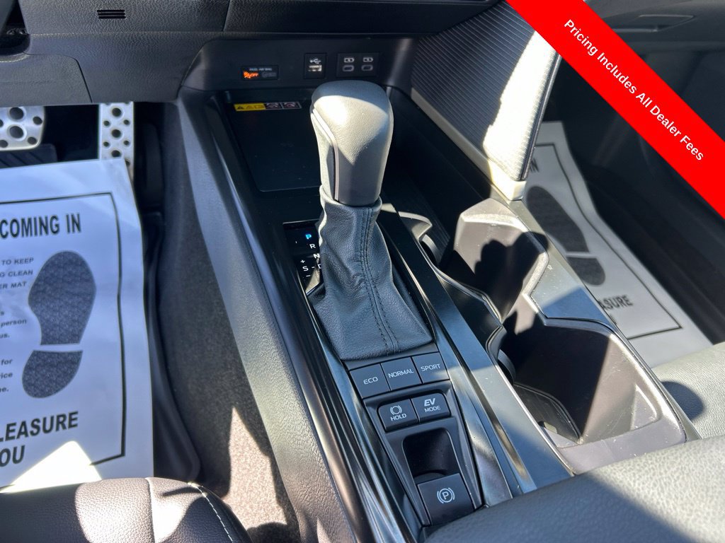 Used 2026 Toyota Camry SE FWD image 11
