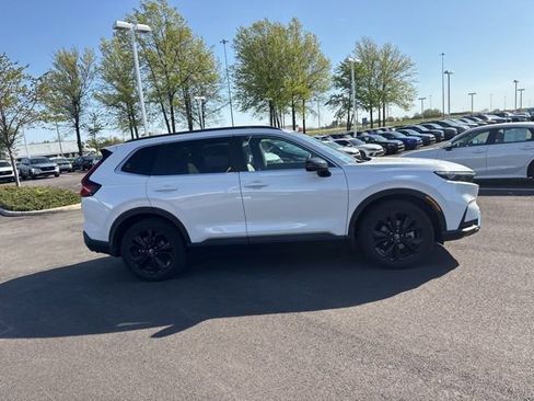 Used 2025 Honda CR-V Sport Touring image 9
