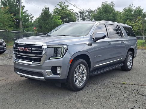 Used 2023 GMC Yukon XL SLT AWD/4WD image 6