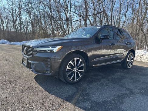 Certified 2023 Volvo XC60 B5 Plus w/ Climate Package image 4