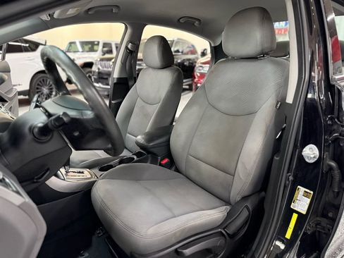 Used 2013 Hyundai Elantra GLS FWD image 12