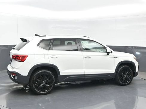 Used 2024 Volkswagen Taos SE FWD image 6