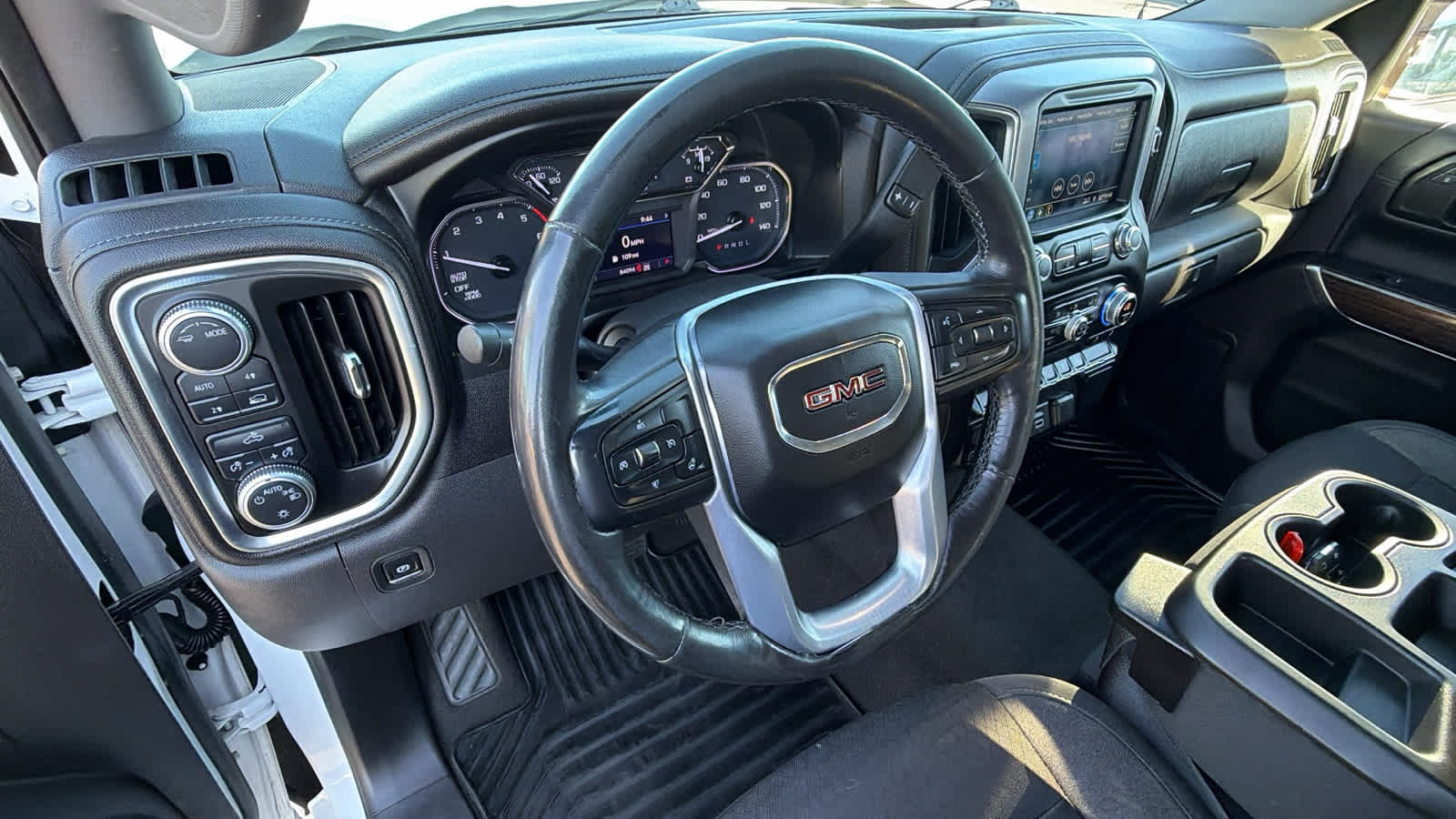 Used 2020 GMC Sierra 1500 SLE w/ SLE Value Package AWD/4WD image 10
