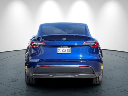 Used 2022 Tesla Model Y Long Range AWD/4WD image 5