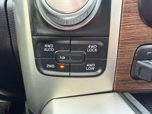 Used 2017 RAM 1500 Laramie image 25