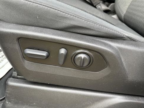 Used 2022 Chevrolet Silverado 1500 Custom image 8