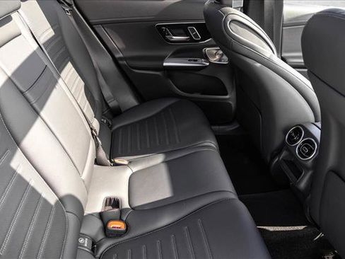 Certified 2026 Mercedes-Benz GLC 300 4MATIC image 28