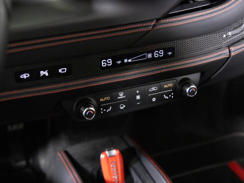 Used 2020 Ferrari F8 Tributo image 28