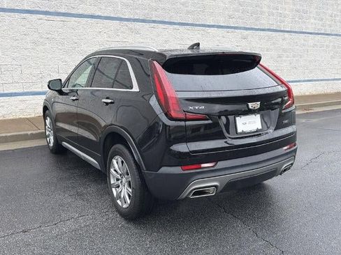 Used 2023 Cadillac XT4 Premium Luxury w/ Cold Weather Package FWD image 5