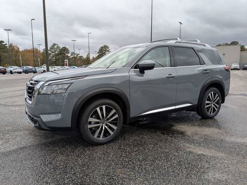 New 2025 Nissan Pathfinder Platinum w/ Cargo Package image 8