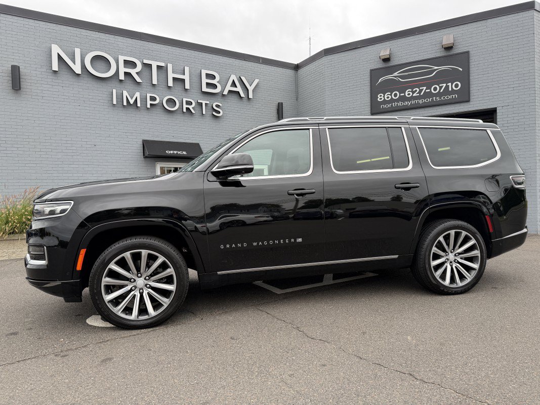 Used 2022 Jeep Grand Wagoneer Series II w/ Convenience Group III AWD/4WD image 1