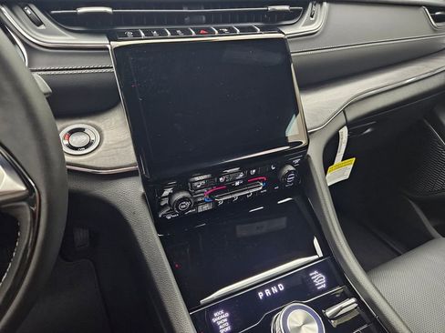 New 2025 Jeep Grand Cherokee L Overland w/ Advanced Protech Group III image 21