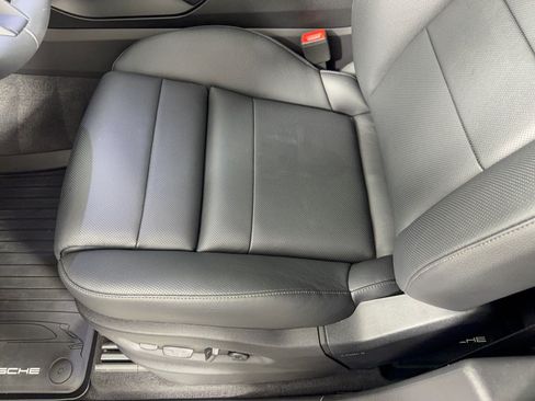 Certified 2026 Porsche Cayenne AWD/4WD image 16