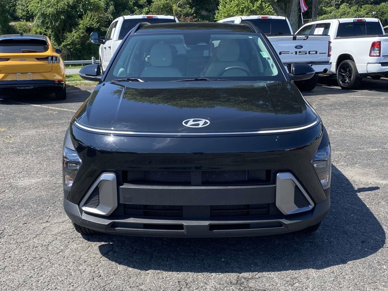 Used 2025 Hyundai Kona SEL AWD/4WD image 2