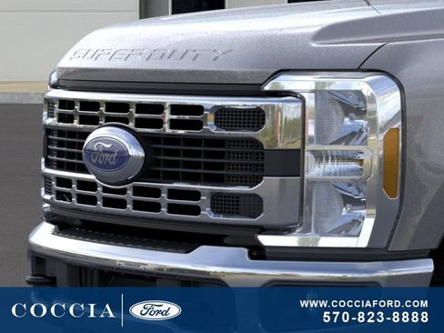 New 2026 Ford F250 XLT w/ FX4 Off-Road Package AWD/4WD image 17