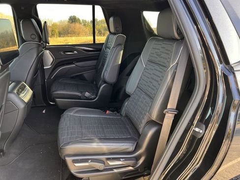 Certified 2024 Cadillac Escalade V w/ LPO, ONYX Package image 30