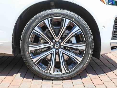 Used 2023 Volvo XC60 T8 Ultimate w/ Climate Package AWD/4WD image 11