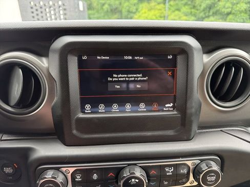 Used 2021 Jeep Gladiator Sport AWD/4WD image 80