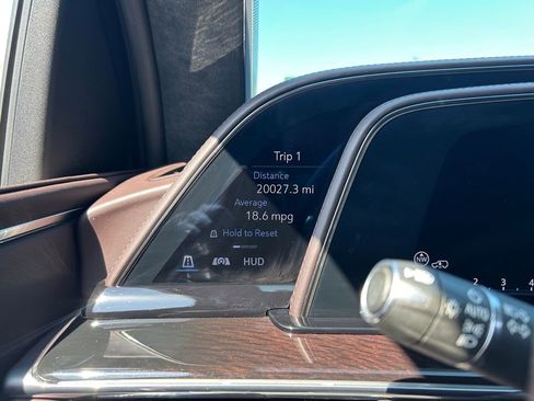 Used 2022 Cadillac Escalade ESV Sport Platinum RWD image 32