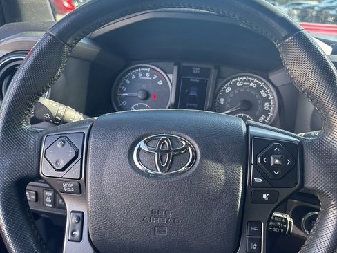 Used 2018 Toyota Tacoma TRD Sport image 24
