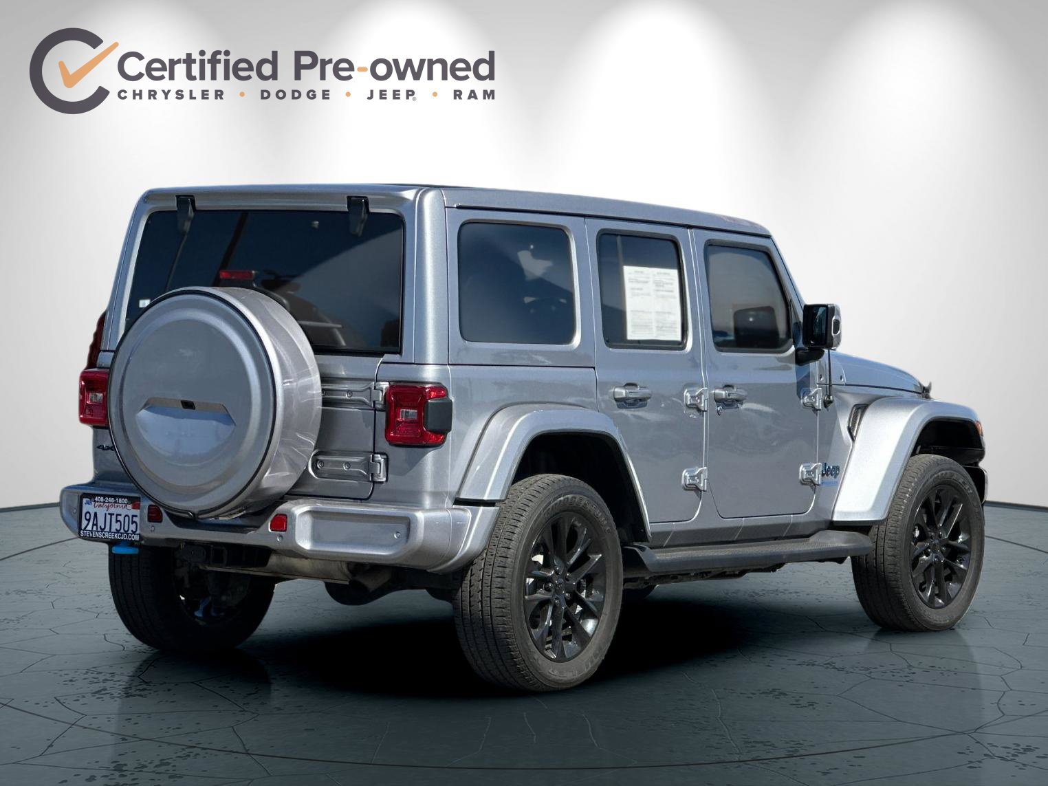 Used 2021 Jeep Wrangler Unlimited Sahara AWD/4WD image 4