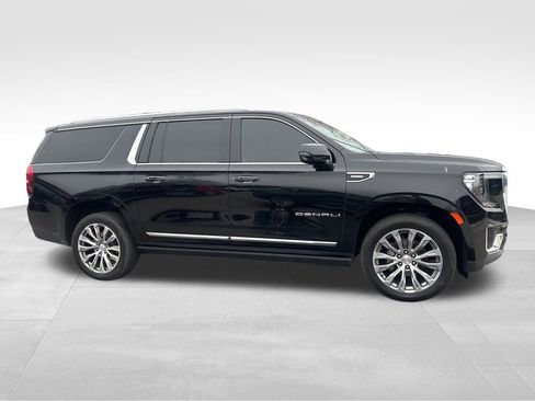 Used 2023 GMC Yukon XL Denali image 5