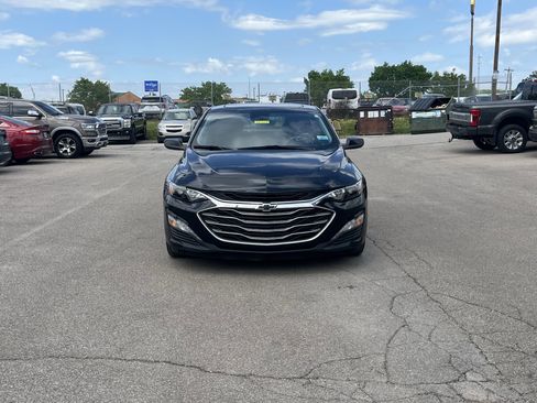 Used 2024 Chevrolet Malibu LT FWD image 2