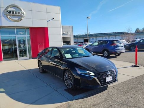 Used 2023 Nissan Altima 2.5 SL image 3