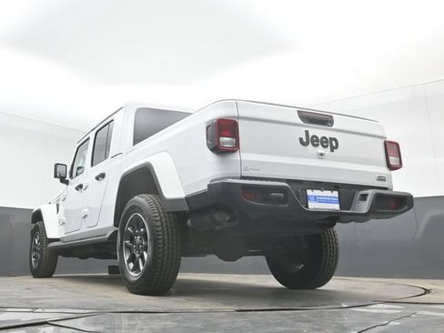 Used 2020 Jeep Gladiator Overland AWD/4WD image 43
