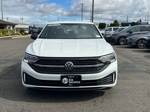 Used 2024 Volkswagen Jetta Sport FWD image 4
