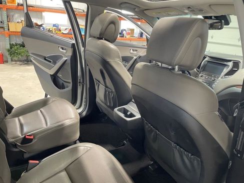 Used 2017 Hyundai Santa Fe Limited w/ Cargo Package AWD/4WD image 19