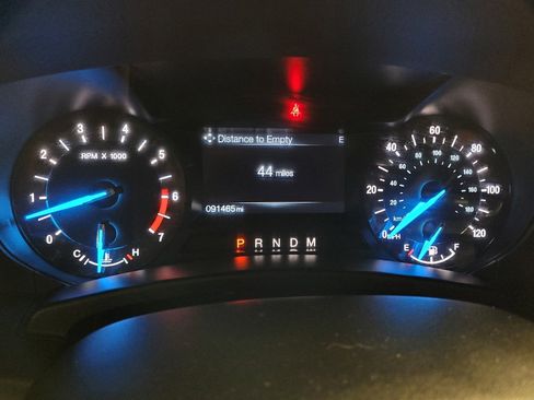 Used 2017 Ford Expedition XLT AWD/4WD image 23
