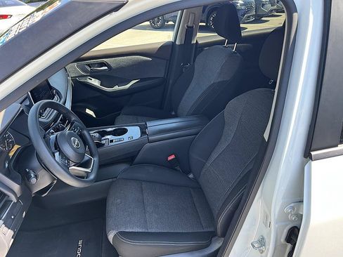 Certified 2023 Nissan Rogue SV FWD image 13