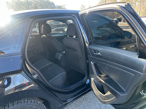 Used 2023 Volkswagen Jetta Sport image 8