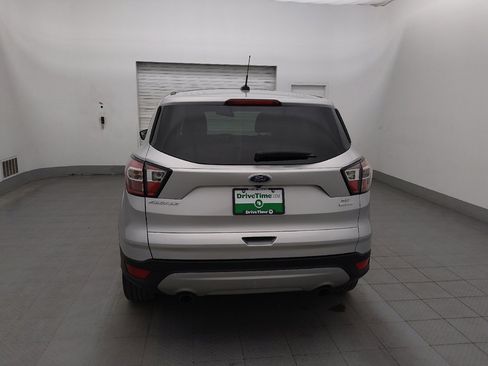 Used 2017 Ford Escape SE FWD image 6