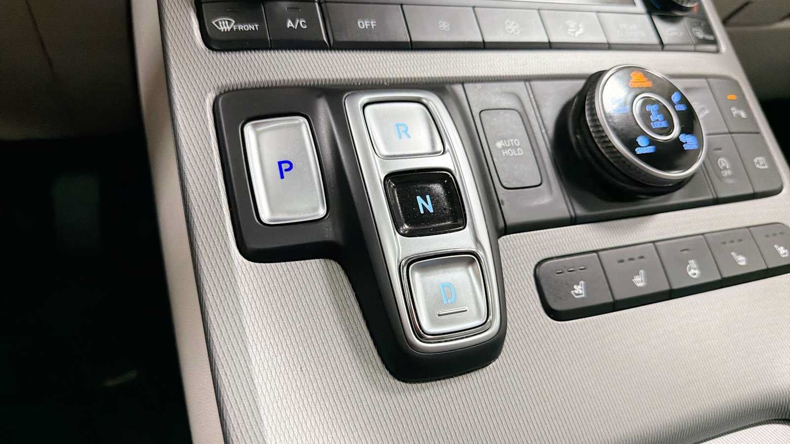 Used 2023 Hyundai Palisade Limited w/ Winter Package AWD/4WD image 22