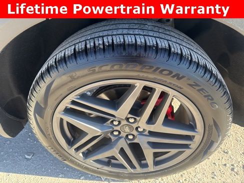 Used 2025 Ford Explorer ST-Line w/ ST-Line Street Pack image 31