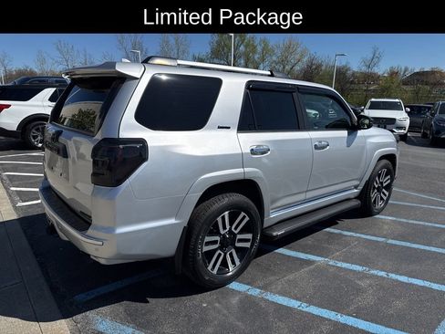 Used 2017 Toyota 4Runner Limited AWD/4WD image 3