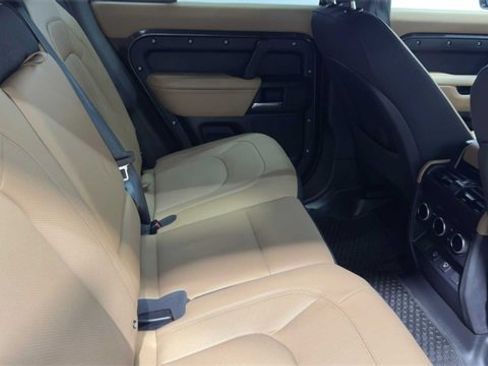 Used 2025 Land Rover Defender 110 V8 image 17