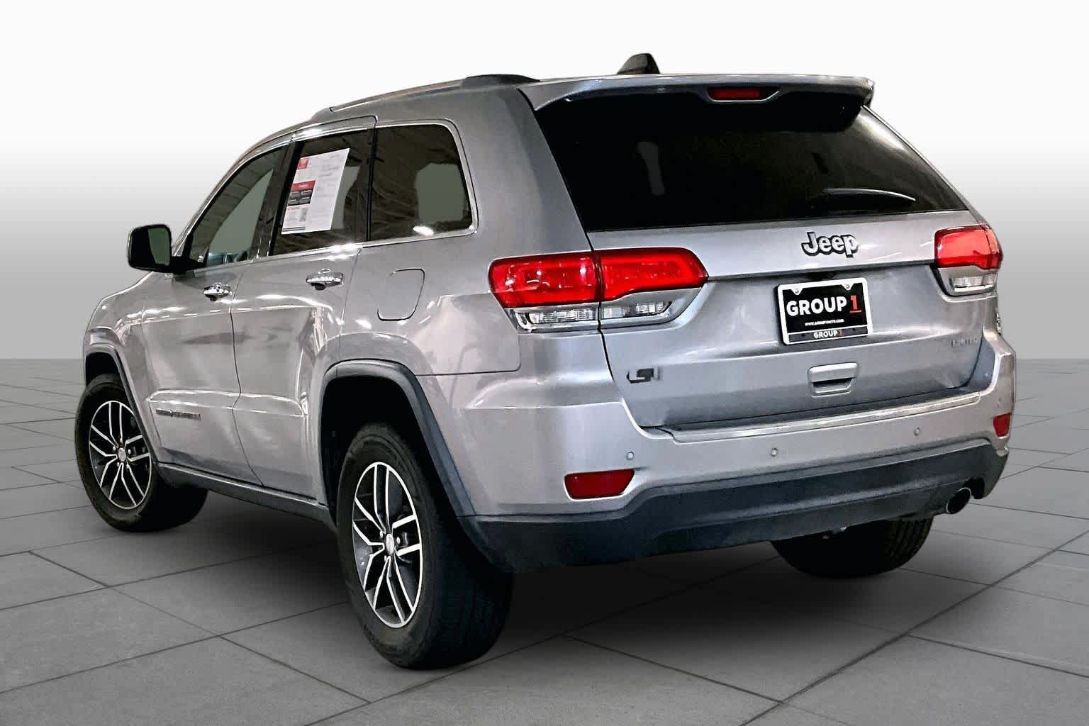 Used 2017 Jeep Grand Cherokee Limited RWD image 12