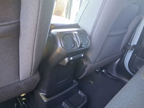 Used 2024 Jeep Wrangler Unlimited AWD/4WD image 24