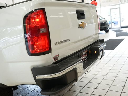 Used 2020 Chevrolet Colorado W/T RWD image 13