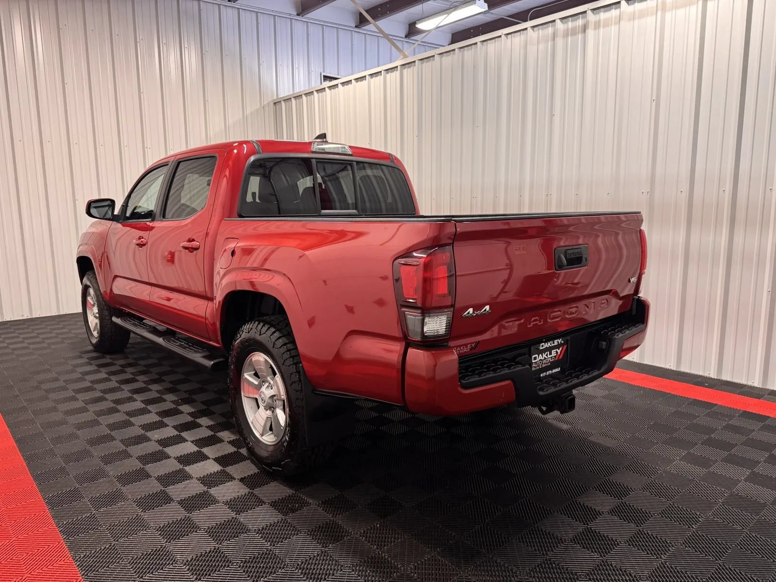 Used 2019 Toyota Tacoma SR w/ SR Convenience Package AWD/4WD image 2