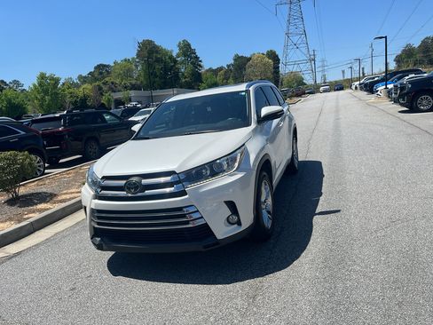 Used 2018 Toyota Highlander Limited image 2