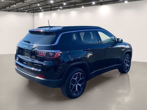 Certified 2025 Jeep Compass Limited AWD/4WD image 7