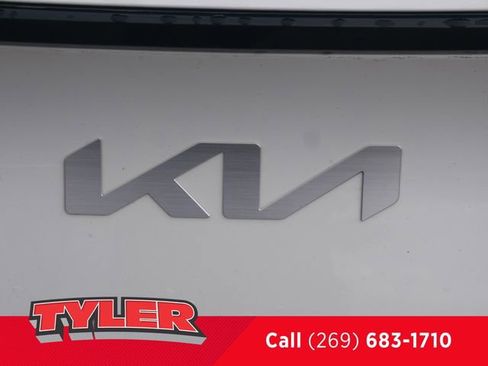 Used 2023 Kia Sportage EX image 15