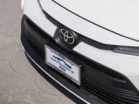 Used 2025 Toyota Corolla LE FWD image 8